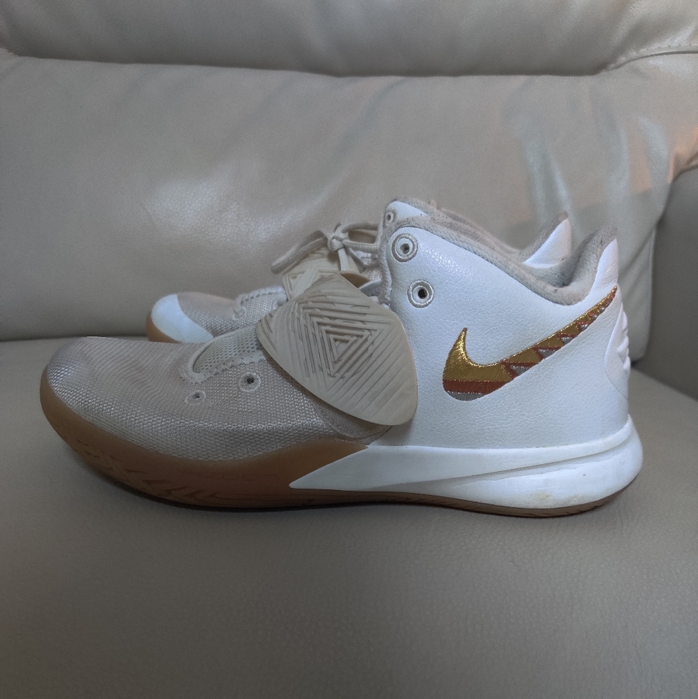 Nike basketball shoes size 10